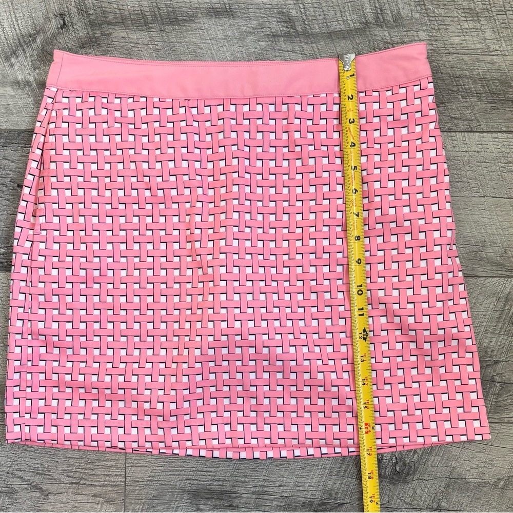 Greg Norman Golf Tennis Skort Size 4 M Pink White Geometric Athletic Performance - Picture 6 of 10